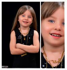 لحظات الجميـلة علينـة وعليكم بس تجون جلسة تصوير الاميرة مع ستوديو زيكو فوتو  كادر نسائي متخصص. وعروض مميزة .. تصوير خارجي & داخلي طبع كرستال. طبع كوشات.  طبع كوب. طبع كفرات موبايل .