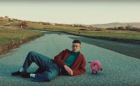 Gus Dapperton In His Latest Music Video Http Ift Tt 2aubdre Latest Music Videos Indie Singers Music Videos