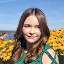 Stephanie Winget's Instagram, Twitter & Facebook