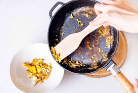 If any particles left then just apply some dish liquid, take the sponge and rub it properly. How To Clean A Burnt Pot