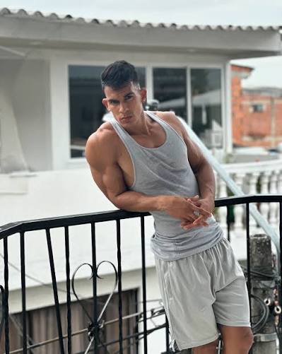 Yei Rico - Yei Rico added a new photo — in Cali, Colombia.