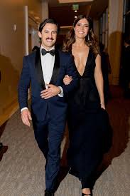 Backstage At The 2017 Golden Globes Milo This Is Us This Is Us Serie Milo Ventimiglia