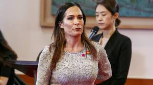 Stephanie grisham was previously married to dan marries. Xz7i0gf Ikz 3m