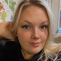 Tracey Emerson's Instagram, Twitter & Facebook