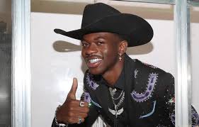 Lil nas x • 560 млн просмотров. Lil Nas X Enlists Mason Ramsey And Young Thug For Latest Old Town Road Remix Looks To Secure Longest Running 1 Single Of All Time