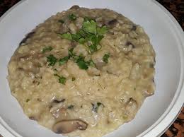 Come la ricetta crema ai funghi è facile da realizzare e si abbinerà perfettamente con ogni tuo piatto. Ricetta Risotto Con Funghi Champignon Dolcidee
