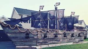 Pirate ship, halloween decoration in a home, taken in florida, usa pirate. Over The Top Halloween Decorations Appear Despite Covid 19 Fort Worth Star Telegram