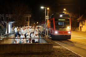 Der fc solothurn wurde vom schweizerischen fußballverband darauf aufmerksam gemacht, dass die. Solothurner Fasnacht 2019 Mit Dem Bipperlisi An Die Chesslete Bahnbilder De