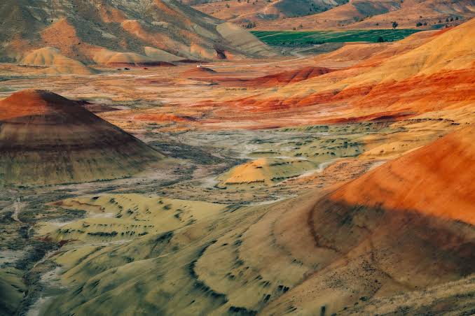 A (STUNNING) Guide to Oregon's PAINTED HILLS (Photos & Tips)