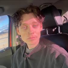 me when i'm in my idgaf outfit, and then see someone i know