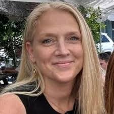 Dina Rosen's Instagram, Twitter & Facebook