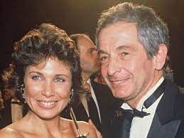 Anne sinclair est une journaliste française. Anne Sinclair Qui Sont Ses Fils David Et Elie Tele Star