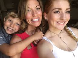 Diane Sheetz's Instagram, Twitter & Facebook