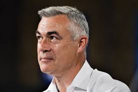 Advokat forsvarer prominente politikere