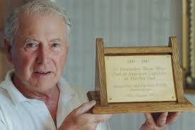 Traders pay tribute to much-loved tailor