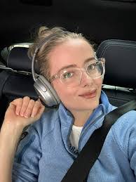 Casey Flint's Instagram, Twitter & Facebook