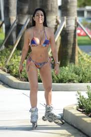 Come to dance, come to bowl, come to skate and be part of the nightlife. Andrea Calle In Bikini Roller Skating In Miami 05 25 2018 Celebmafia
