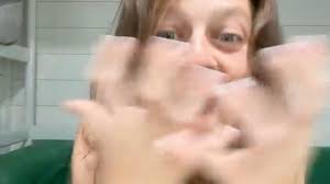 Can I watch Love is Blind reunions in English