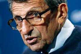 Joe Paterno, Penn State's legendary football coach, dies