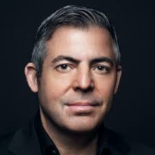 Derek Kent's Instagram, Twitter & Facebook