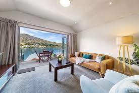 Compare reviews and find deals on hotels in with ideally located in the prime touristic area of frankton, alpine village promises a relaxing and wonderful visit. Alpine Village 2 Bedroom Executive Apartment Apartment Queenstown