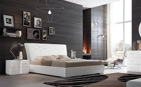 Qui ci riposiamo, ci rilassiamo magari con un buon libro, e perché no, è anche il posto dove spesso maturiamo decisioni e scelti importanti della nostra vita. Camere Da Letto Arredamenti La Scaleia Il Tuo Relax Quotidiano