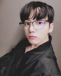 _bts_forever_army_forever_bts_is_happiness_ 💜 🇮🇳 ретвитнул(а) 방탄소년단. Bts 10 Selfies Of Golden Maknae Jungkook That Will Make Every Army Member S Heart Skip A Beat
