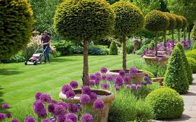 For The Past Ten Years Alan Titchmarsh Has Worked On His Own Private Eden Now In A N Beautiful Gardens French Country Garden French Country Garden Decor