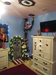 I use cardboard for almost everything i build. It S Stunning Check Out These 16 Innovations All Pertaining To Alice In Wonderland Bedroom Disney Themed Bedrooms Alice In Wonderland Room