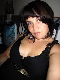 Julie Roche's Instagram, Twitter & Facebook