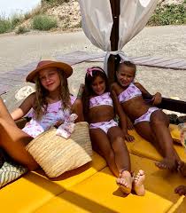 As mentioned above, her father is steve jobs while her mother is laurene powell jobs. Regatul Unit Cel Mai Bun Ieftin Culori Delicate Banadores Familia Datacenterdays Com