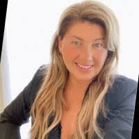 Lynn Maner's Instagram, Twitter & Facebook