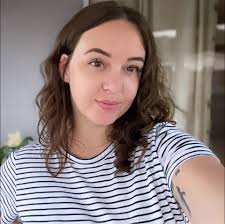 Should I read Crescent City before TOG series?