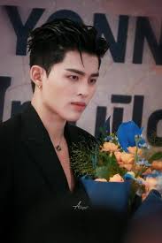 Pond Naravit or Khun Teerakit Kian Lee ? I don't know anymore