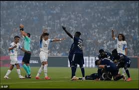 Samuel kalu colapsa en pleno partido ante el marsella video. U6gcizppwynoxm