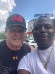 I met the King today !!! ដនស្ទប 된 비스테 ក្ប 미스 ER Arbys rbys さ א