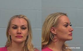 Shawna Hailey's Instagram, Twitter & Facebook