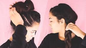 This hairstyle is perfect for those days when you wake up late. 3 Easy Hairstyles Perfect For Rainy Days Rainy Day Hairstyles Hair Styles Easy Hairstyles