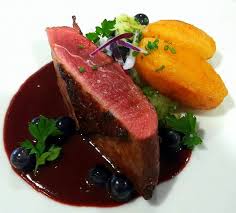 Magret De Canard Aux Raisins Muscat Et Pommes De Terre Fondantes