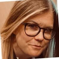 Linda Brum's Instagram, Twitter & Facebook