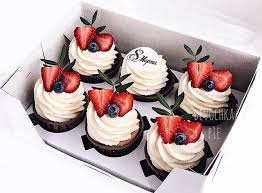 что можно подарить жене и дочке на 8 марта Pin Ot Polzovatelya Sheri Siegrist Na Doske Desserts Kapkejki Fruktovye Keksy Vkusnye Torty