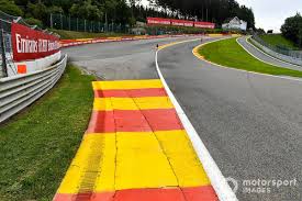 Cross the white lines with more then 2 tires & gaining time, you are out of bounds. Fia Toughens Up F1 Track Limits Policing For Belgian Gp