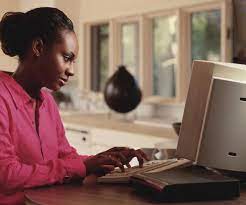 What Does A Typist Do? (With Pictures)
