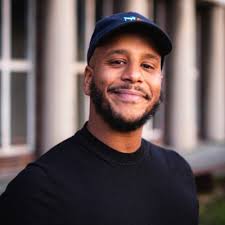 7,280 aligner molds, 3D printed in under a day 🤯❤️‍🔥! Even a compact cell  can deliver high-throughput dental manufacturing. This setup can scale to  eight Formlabs 4L machines with…