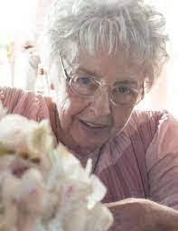 Karen Dimassimo's Instagram, Twitter & Facebook