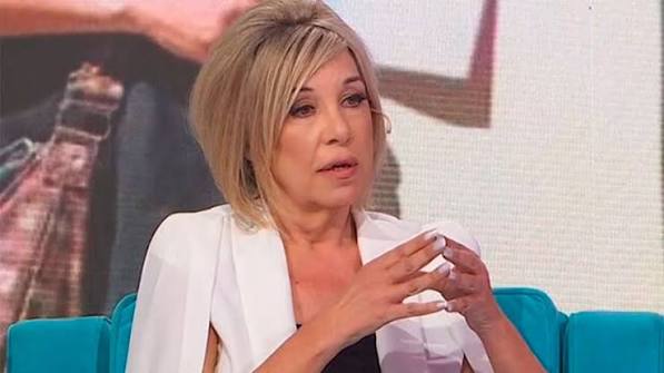 FARÁNDULA ANABELA ASCAR VOLVIÓ A SU PRIMER AMOR: LEJOS DE LA TELEVISIÓN, A  QUÉ SE DEDICA Anabela Ascar, la recordada figura de Crónica TV, sorprendió  al confirmar que retomó su primer oficio