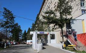 Administrația spitalului județean de urgență din târgu jiu a demarat luni o anchetă internă pentru a verifica acuzațiile lansate de cadrele medicale în spațiul public. Scandal La Spitalul JudeÅ£ean De UrgenÅ£Ä Targu Jiu Inainte De Vizita Ministrului SÄnÄtÄÅ£ii Nu A Fost In Stare Sa FacÄ Treburile Murdare Ale Managerului