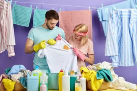 Blot on both sides with a tissue or paper towel in order to eliminate any grease residue. How To Remove Grease Stains From Clothes At Home