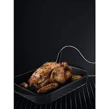 The assistedcooking oven with food sensor adapts to what you are cooking and helps you get the results your are aiming for. Einbaubackofen Schwarz Bpk748280b Aeg