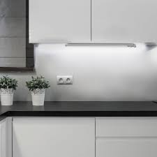 Licht An Diese 44 Cm Lange Led Unterbauleuchte Ist Ein Wahres Funktionstalent Kein Bohren Und Schraube Vitrinenbeleuchtung Led Unterbauleuchte Nachtleuchte